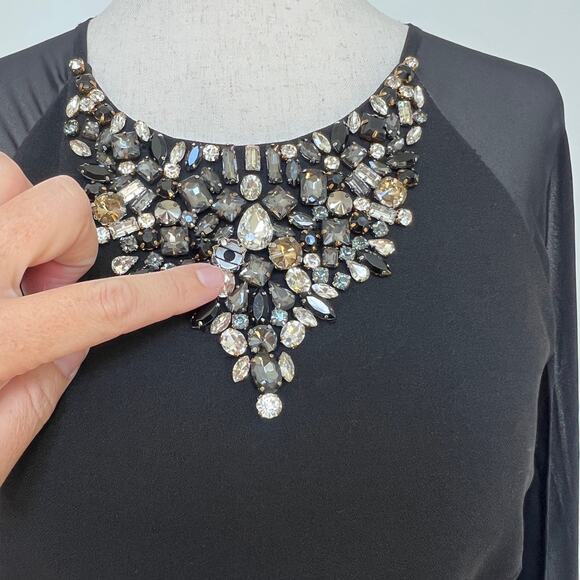 VINCE CAMUTO Women's Embellished Crepe Gown with Cape Size 4 - Picture 5 of 11